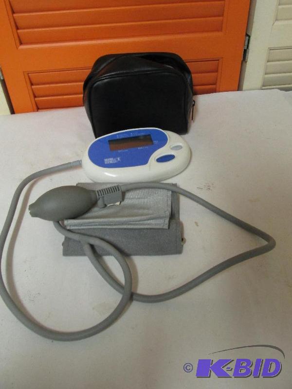 BLOOD PRESSURE CUFF and Read Out Monitor