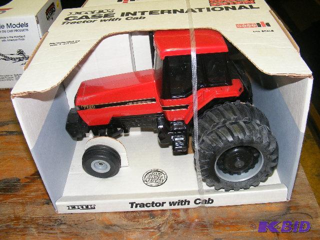 116 Ertl Case IH Model 7120 Red Tractor with Cab NEW in Box