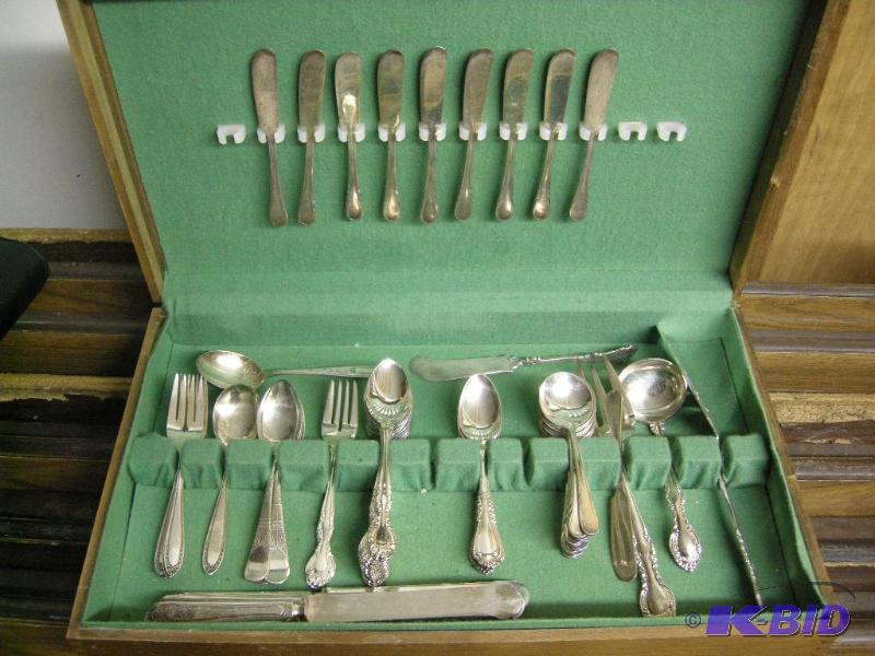 lot 103 image: Vintage Silverware
