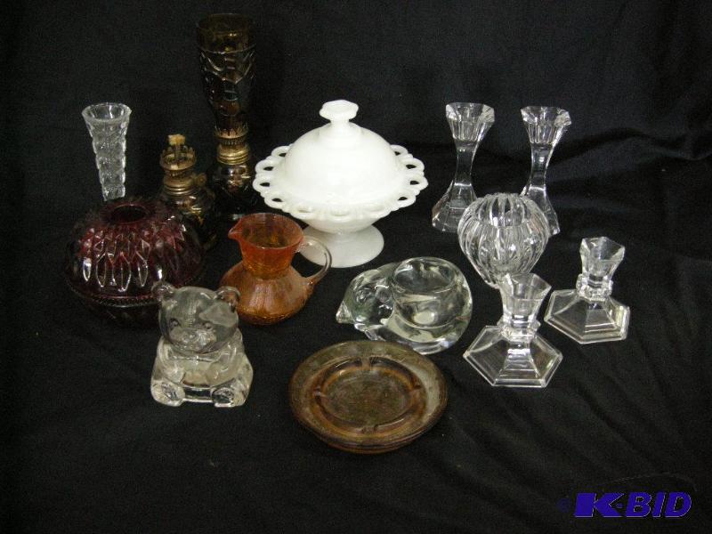 lot 116 image: Group collector glassnik-naks