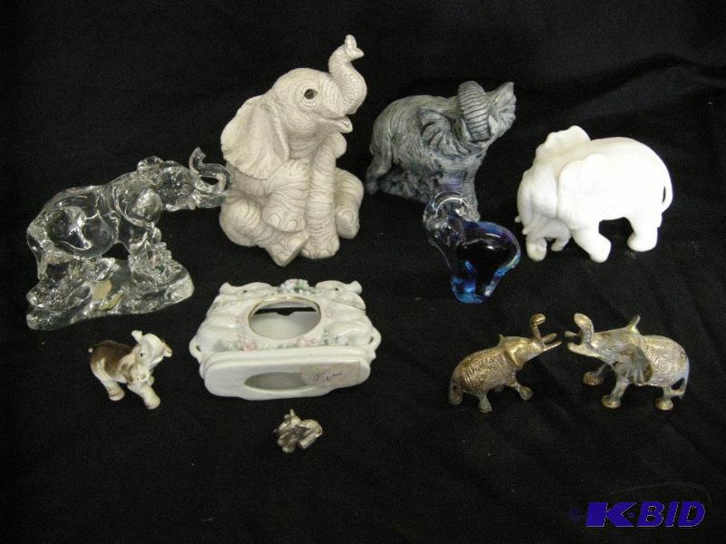 lot 117 image: Elephant collection