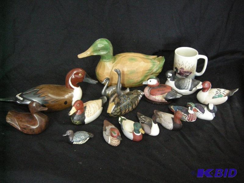 lot 120 image: Duck collection