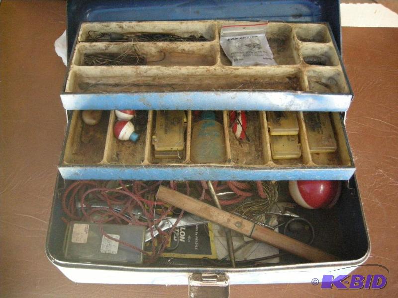 lot 133 image: Vintage tackle box