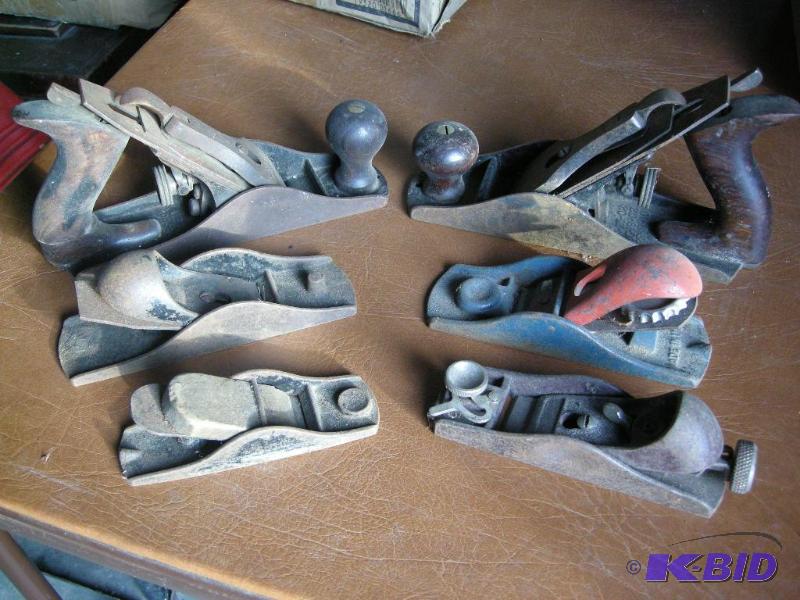 lot 135 image: Group hand planes