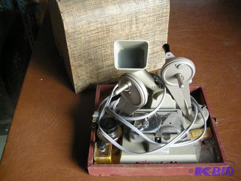 lot 143 image: Mansfield Little Gem projector