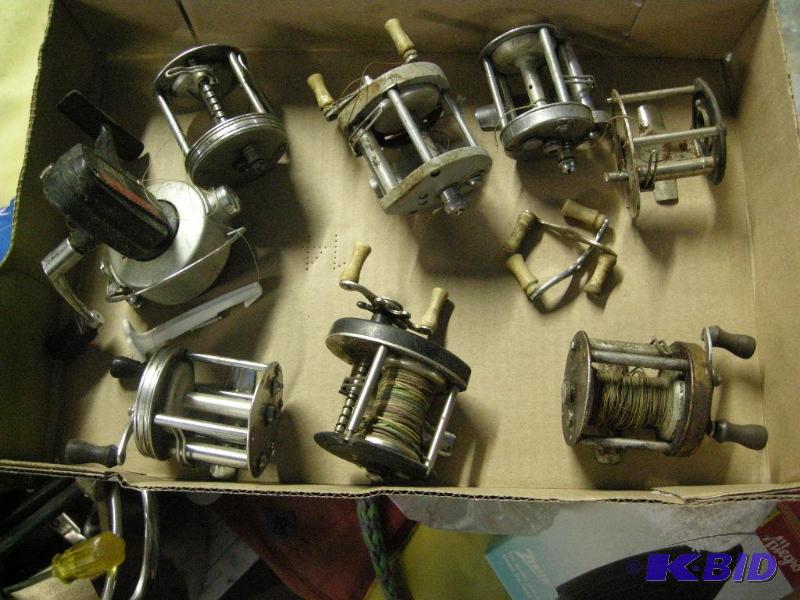 lot 23 image: Group old fishing reels