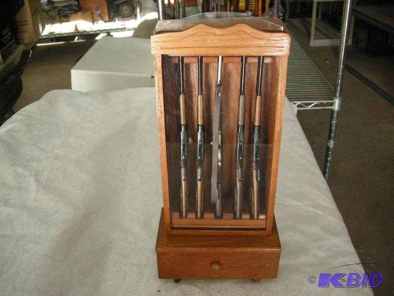 lot 3 image: Rifle Cap Gun Set