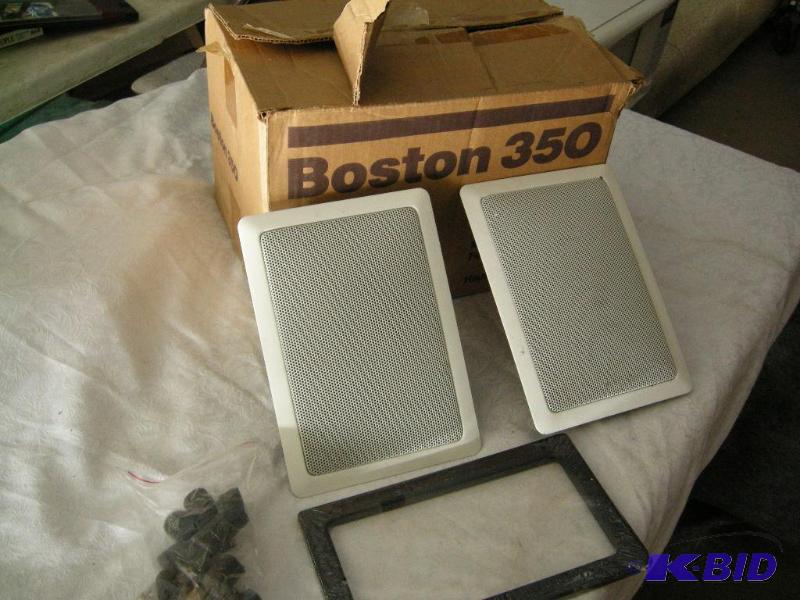 lot 7 image: Boston 350 speakers