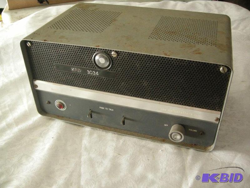 lot 8 image: Hallicrafters Transceiver