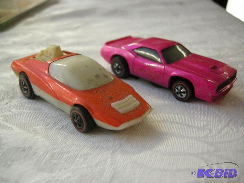 lot 84 image: 2 1969 Hot Wheels Sizzlers