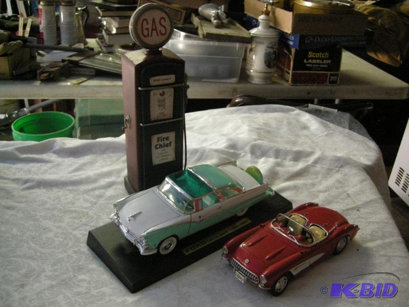 lot 88 image: 2 Diecast cars and more