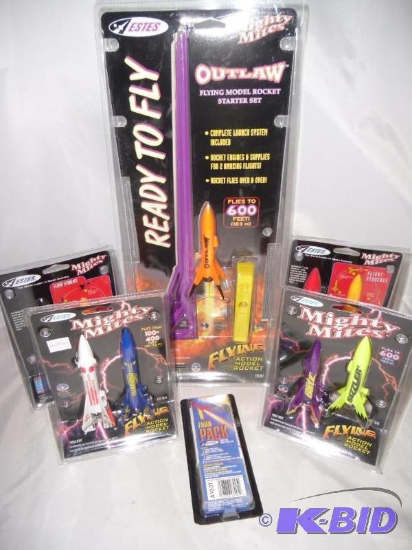 Estes Mighty Mites Flying Model Rockets Starter Kit and 4 Mighty Mites