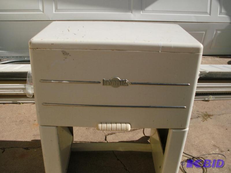 Vintage Ironrite Ironing Machine with origial...
