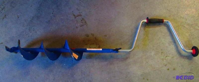 Adjustable handle ice auger, new looking blad...