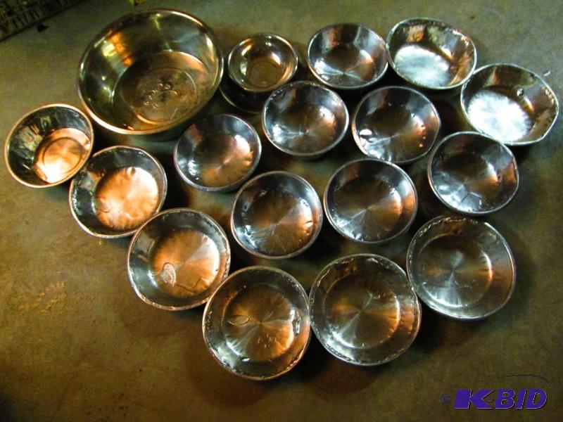 Lot of stainless steel pet food and water bow...