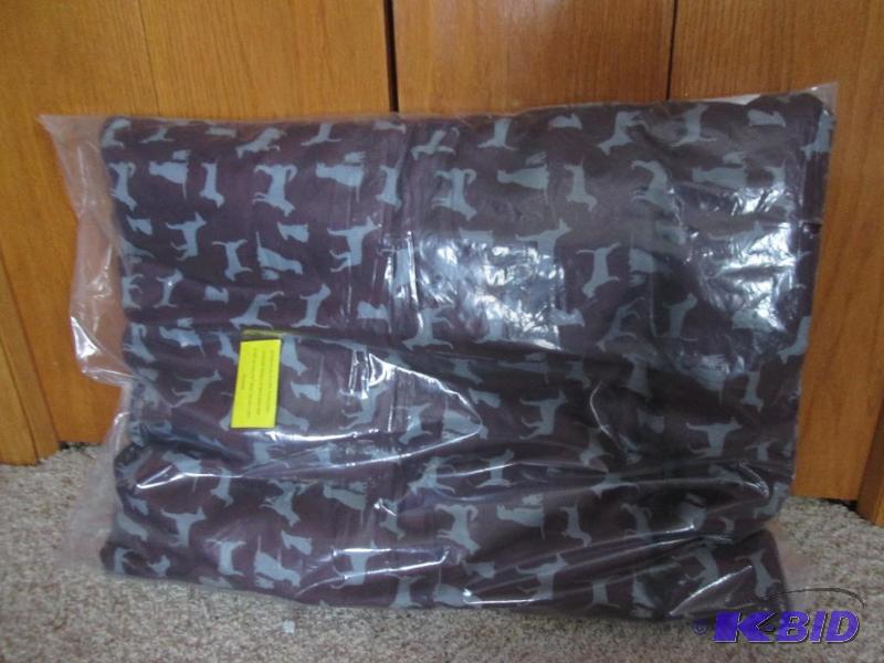 lot 22 image: maroon and gray dog bed for big dogs, new in ...