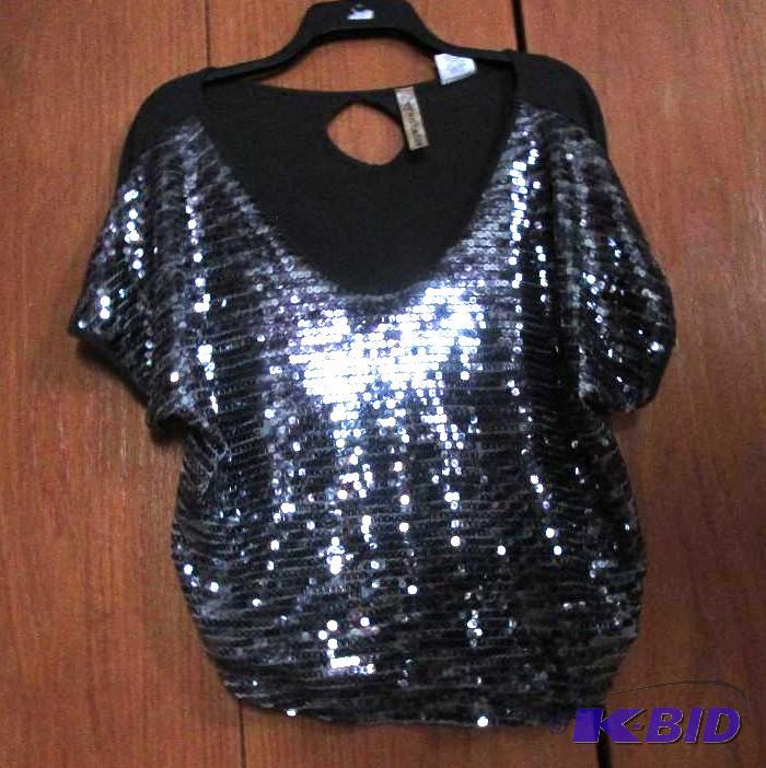 lot 63 image: Eyeshadow gray sparlked top size medium...