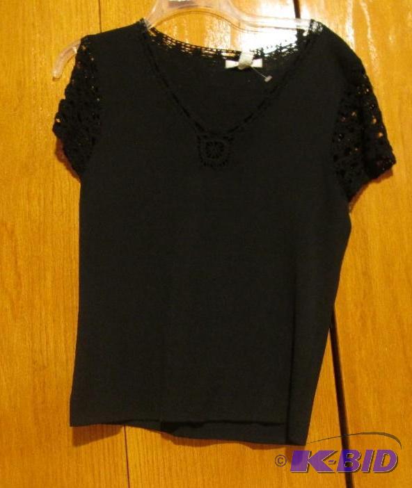 lot 81 image: Carducci black t-shirt size small...