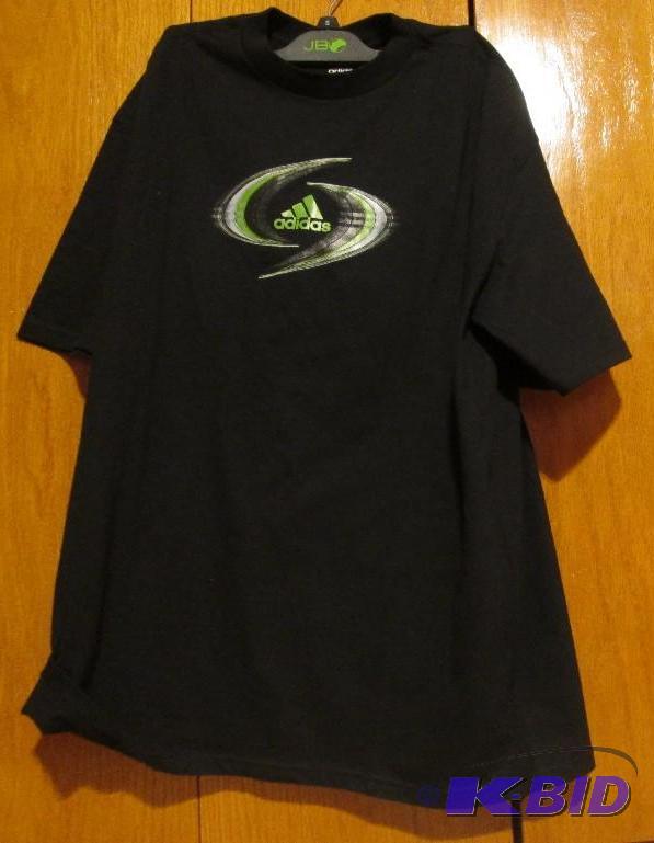 lot 88 image: Adidas black t-shirt with logo on front size...