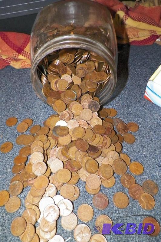 lot 35 image: 200 Wheat Back Pennies