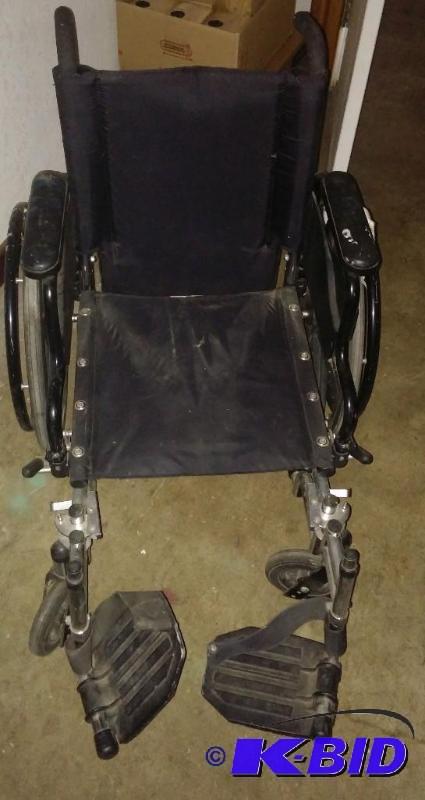 lot 14 image: Youth Wheelchair...