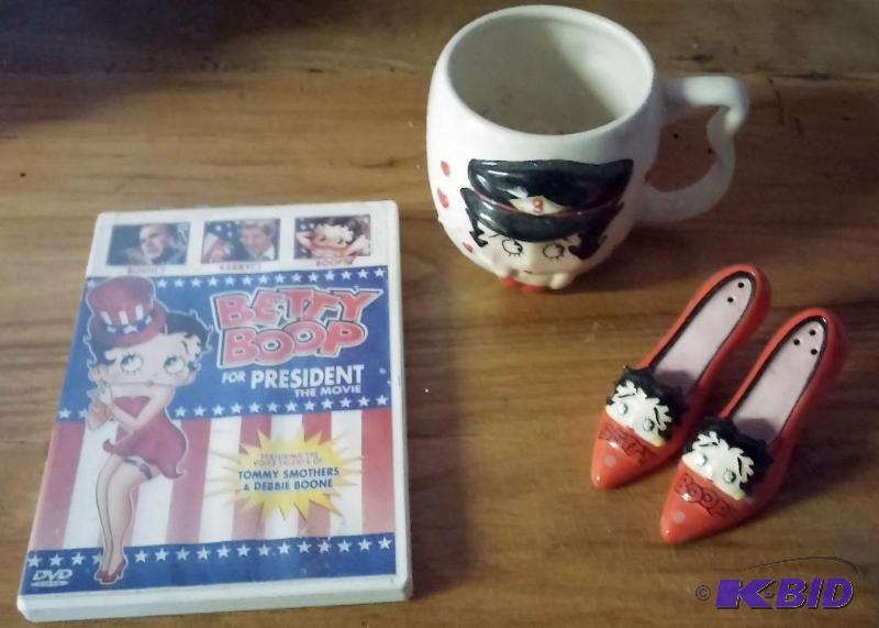 lot 28 image: Lot of Betty Boop collectables...