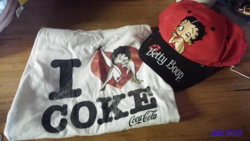 lot 29 image: Lot of Betty Boop collectables...