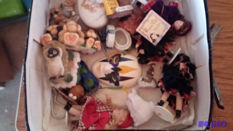 lot 40 image: Large lot of Knick Knacks...
