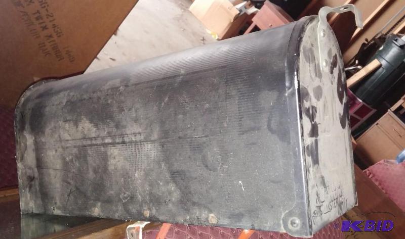 lot 7 image: Metal Mailbox, 7&quotW x 19&quotD x 9"...