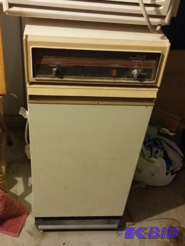 Trash Compactor, works...
