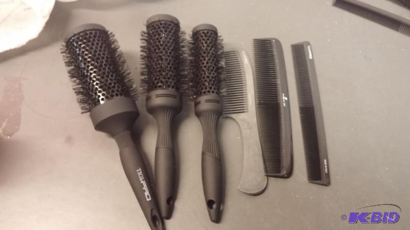 lot 14 image: Hair Designer Combs as shown...