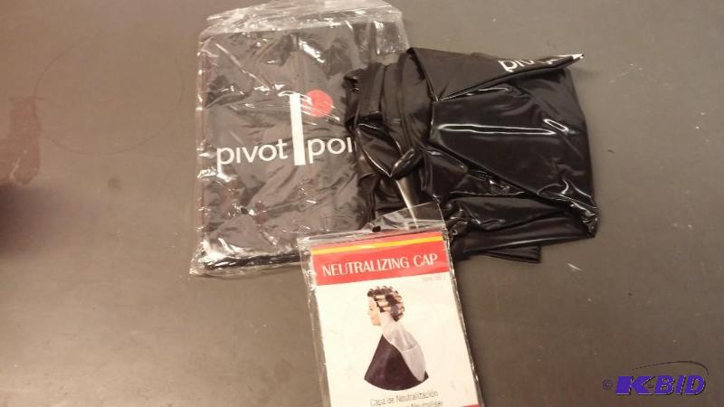 lot 16 image: Hair Design Capes...