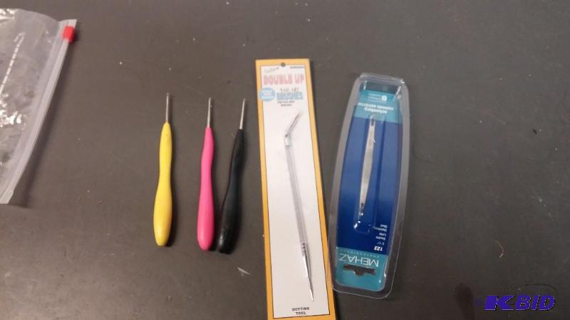 lot 33 image: Hair Designer Tools...