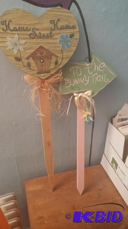 lot 39 image: Yard Signs as shown...
