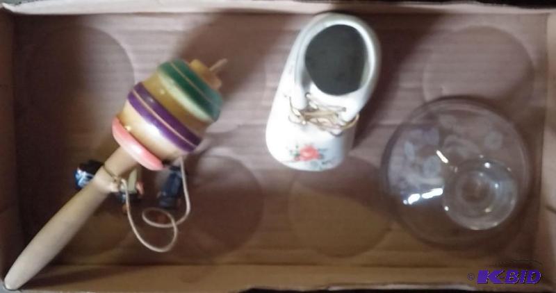 lot 46 image: Small Vintage Baby shoe planter with Mexican ...