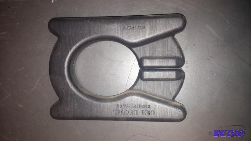 Lot of 12 NEW G &amp H Decoys Decoy Anchors...