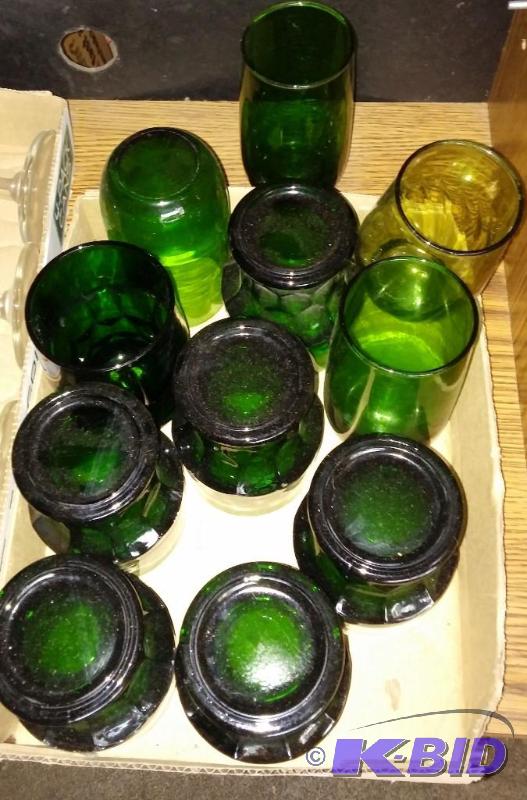 Large lot of green glasses, great for the hol...