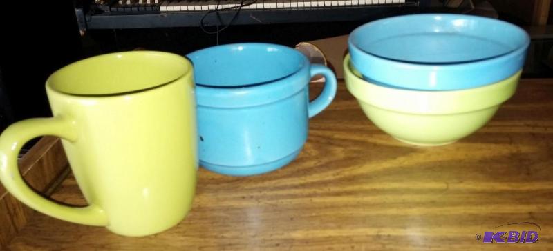 Lot of Royal Norfolk bowls and cups...