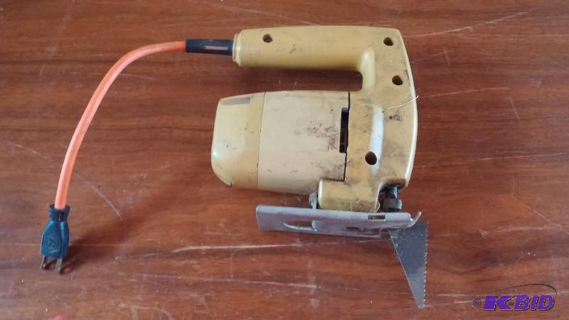 Vintage Black and Decker Jig Saw...