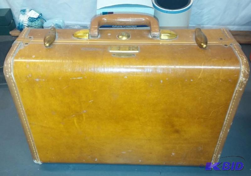 Vintage Over Night Suit Case...