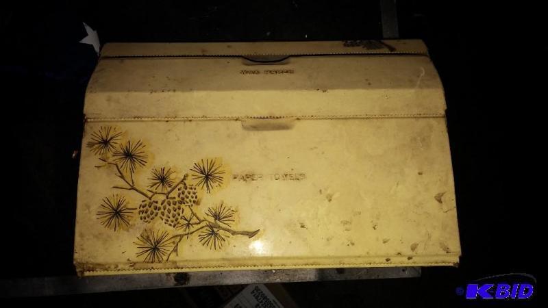 Vintage Papertowel Holder...