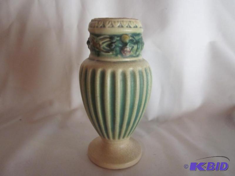7.5 inch 1923 Roseville Corinthian vase, has ...