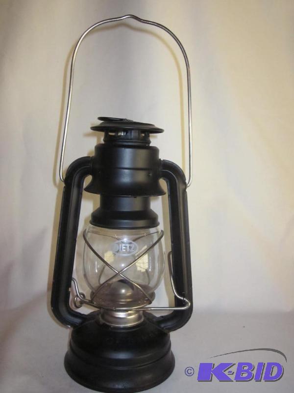 Dietz&nbsporiginal oil lamp, in excellent co...