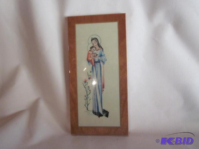 Vintage Pyrahglass Virgin Mary wall decor. &n...