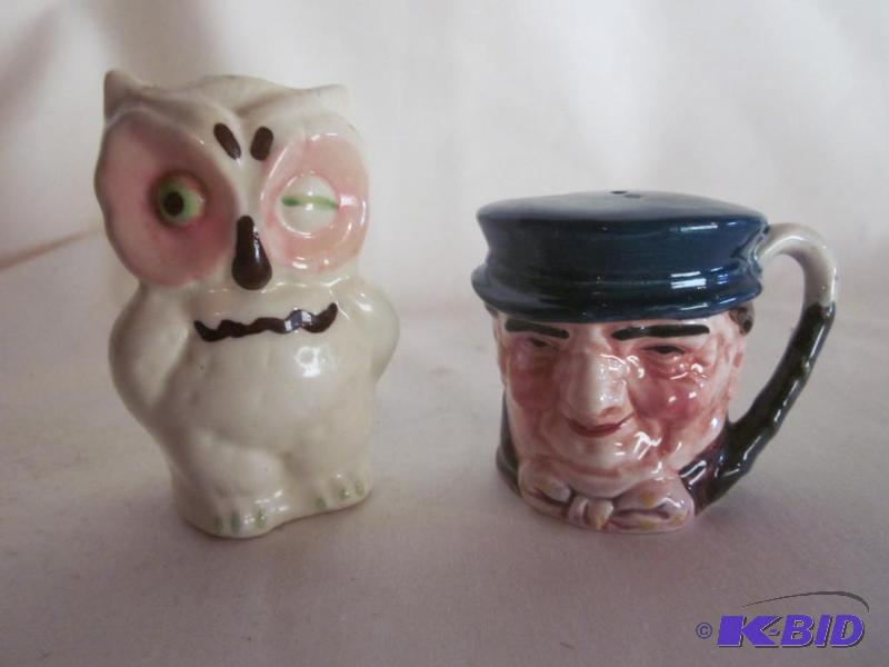 Pair of vintage ceramic salt and pepper shake...