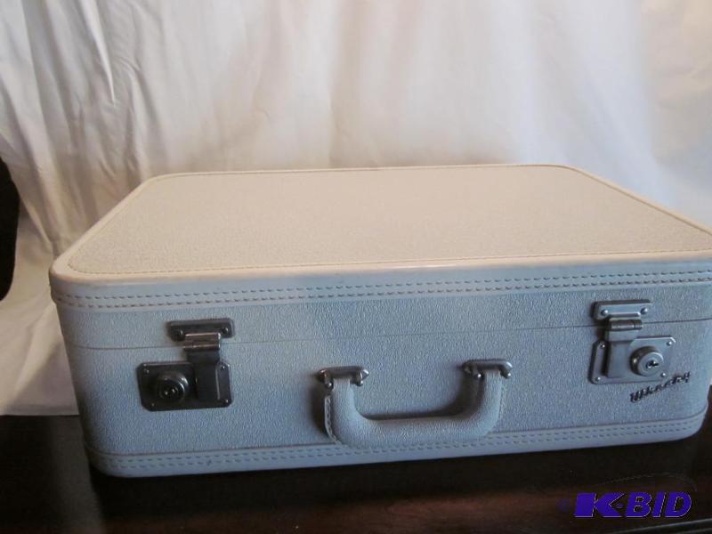 vintage wheary luggage