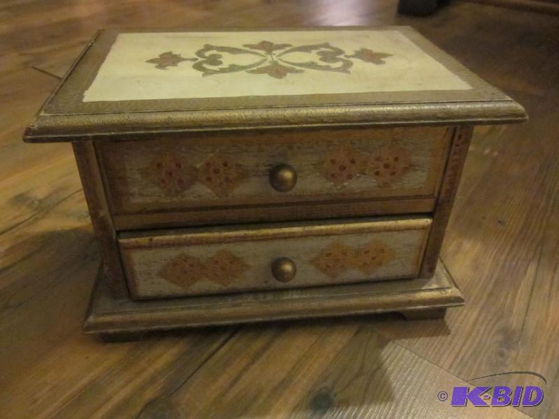 Royal Selay&nbspwooden jewelrymusic box, wo...