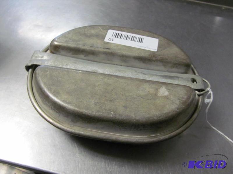 lot 10 image: WW II mess kit no utensils