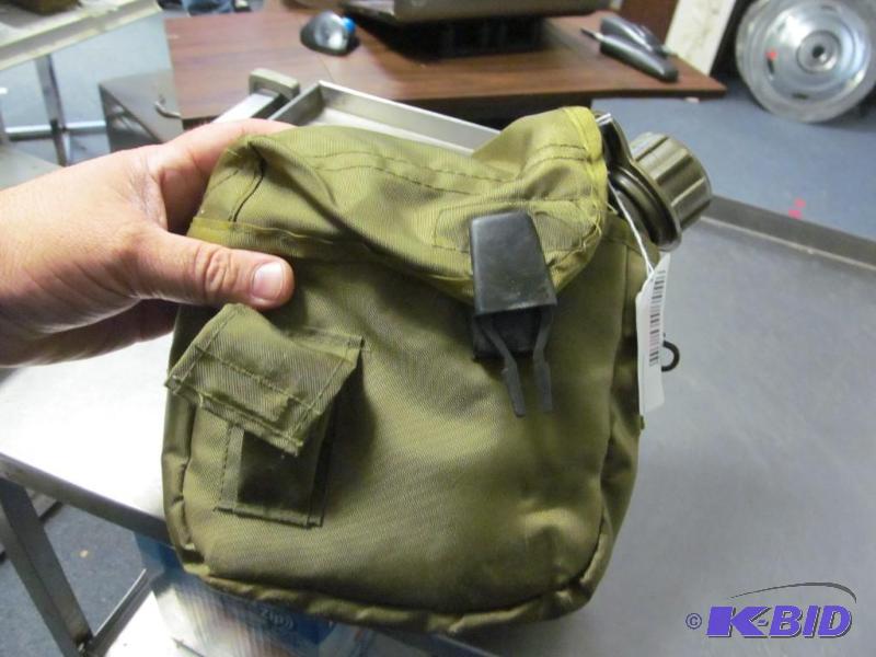 lot 15 image: US ARMY 1993  2 QT CANTEEN WITH COVER