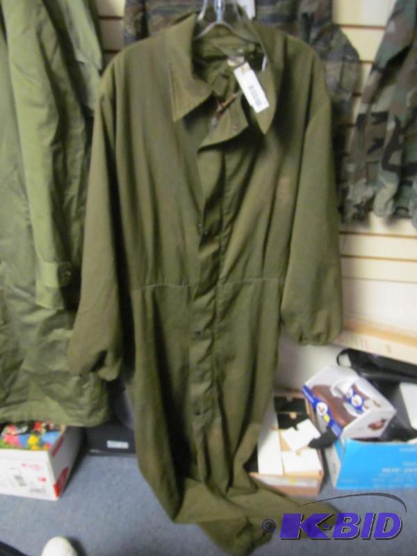 lot 35 image: US medium Army tanker coverall